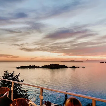 Anafoufou With Private Heatable Pool Vila