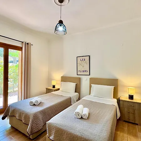 Vilă Anafoufou With Private Heatable Pool *
