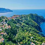 Anafoufou With Private Heatable Pool Vila *